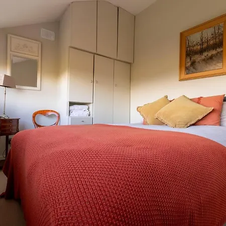 Suir River House - Luxury 6 Bed With Hot Tub & Sauna - Sleeps 19 Carrigeen