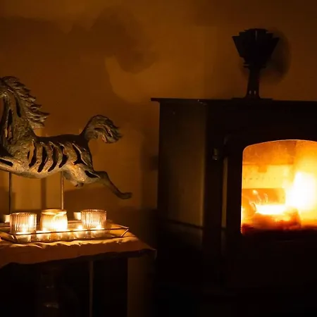 Suir River House - Luxury 6 Bed With Hot Tub & Sauna - Sleeps 19