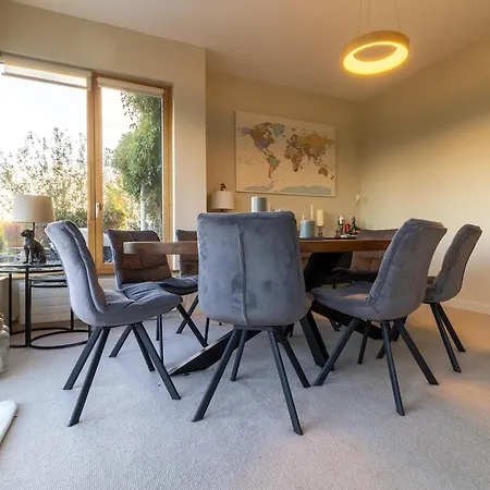 Suir River House - Luxury 6 Bed With Hot Tub & Sauna - Sleeps 19 Carrigeen