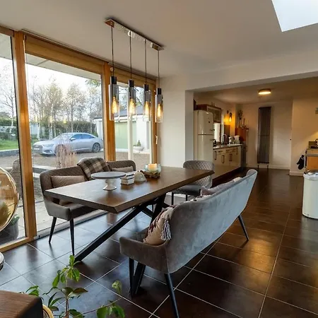 בית נופש Suir River House - Luxury 6 Bed With Hot Tub & Sauna - Sleeps 19 Carrigeen