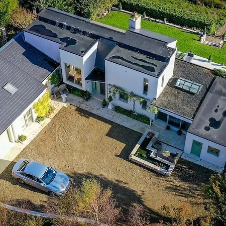 Suir River House - Luxury 6 Bed With Hot Tub & Sauna - Sleeps 19 Carrigeen