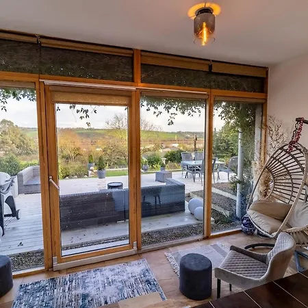 Suir River House - Luxury 6 Bed With Hot Tub & Sauna - Sleeps 19 * Carrigeen